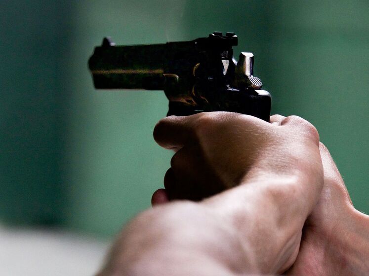 В Италии мужчина устроил стрельбу на собрании жильцов, убиты три человека