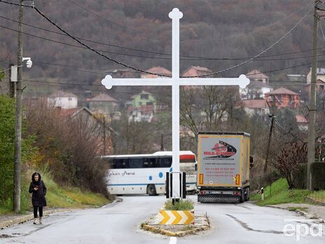 Обострение в Косово. Боррель потребовал немедленно убрать баррикады сербов. Вучич заявил, что 