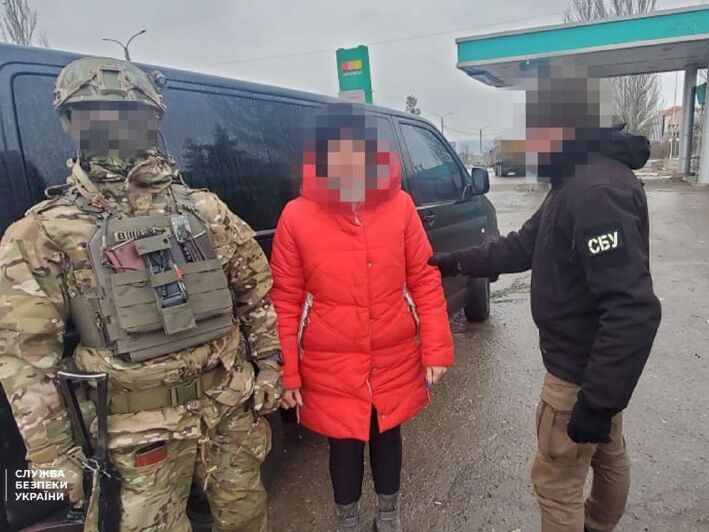 СБУ задержала трех жительниц Донбасса, подозреваемых в корректировке российского огня по школам и роддомам