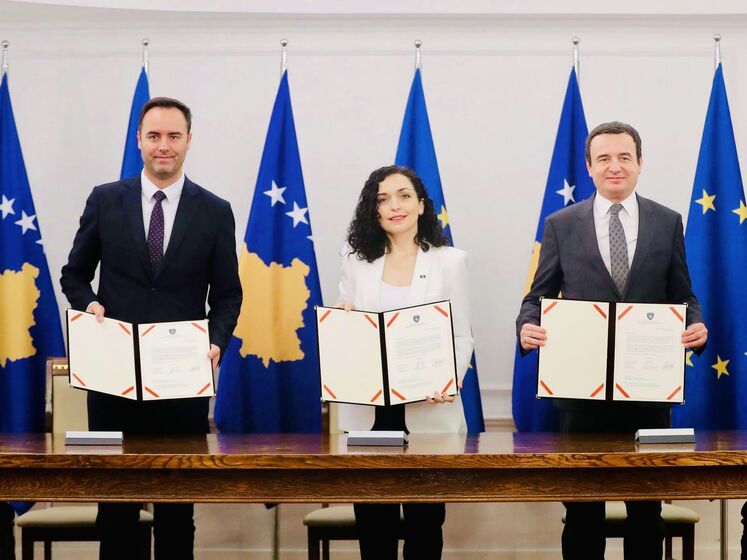 Лідери Косова підписали заявку на вступ у ЄС