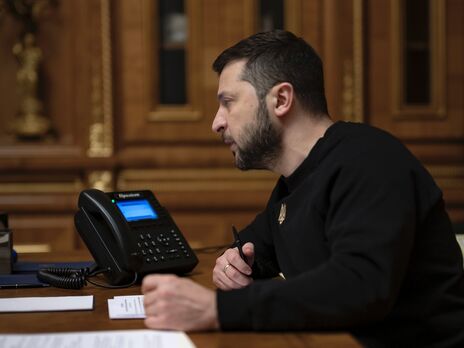 Во Львове продают бюсты Зеленского в поддержку ВСУ. Фото