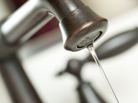 В Киеве перебои с водоснабжением, власти просят запастись водой