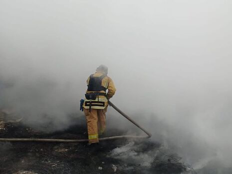 Унаслідок обстрілу окупантами Херсона сталася пожежа в житловому будинку, є загиблий і постраждалі – Офіс генпрокурора