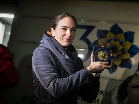 В Украину вернулась правозащитница с Нобелевской премией мира для украинской организации. Фоторепортаж