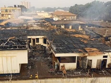 У Центральноафриканській Республіці згорів комплекс будівель Євросоюзу. Два дні тому там здійснили замах на людину Пригожина