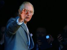 Чарльз III накануне Хануки станцевал хору вместе с представителями еврейской общины в Лондоне. Видео