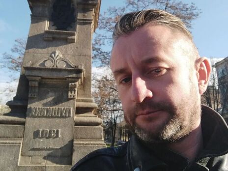 Жадан показав, як знесли пам'ятник Пушкіну у Дніпрі, на тлі якого він зробив селфі напередодні