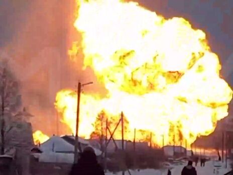 У Росії спалахнула пожежа на газогоні. Відео