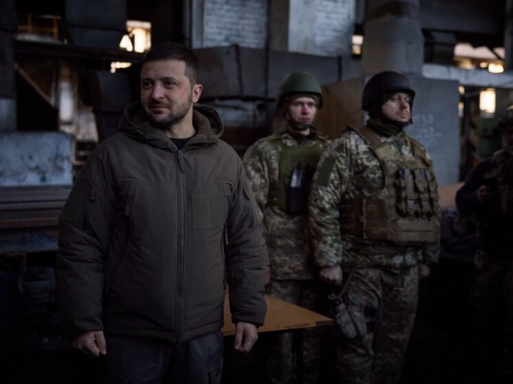Зеленський звернувся до військових у Бахмуті: На ваших плечах захист не Донбасу, а України