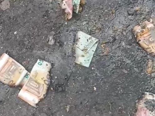 У Тернопільській області грошима забило каналізацію