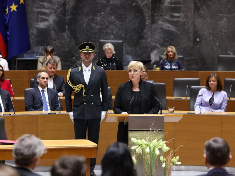 Перша жінка-президент Словенії прийняла присягу
