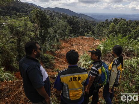 У Малайзії дев'ять днів шукали тіла загиблих внаслідок зсуву ґрунту в нелегальному кемпінгу
