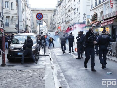 В Париже в ходе беспорядков после убийства трех курдов ранения получили 31 полицейский и один демонстрант