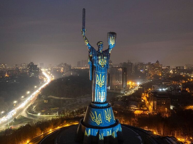 У Києві з'явилися нові світлові проєкції художника зі Швейцарії Гофштеттера. Фото
