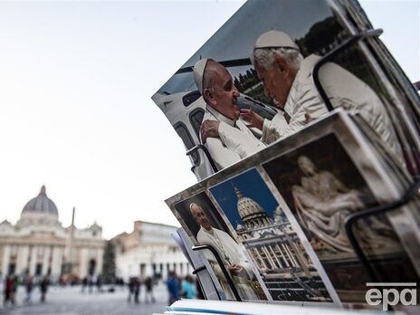 Папа римский попросил молиться за своего предшественника Бенедикта: Он очень болен