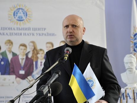 Турчинов: Тупо и безответственно сейчас говорить об отмене антироссийских санкций