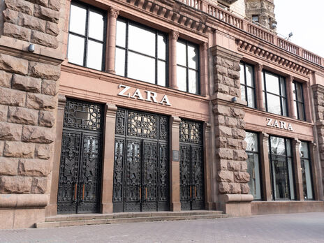 Zara закрывает магазин в центре Киева