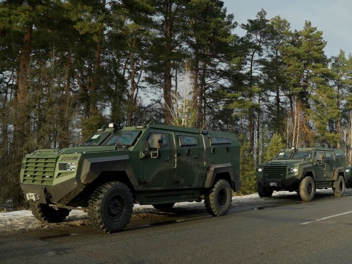 Пограничники на северной границе Украины получили канадские бронемашины Roshel