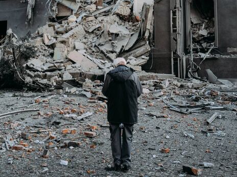 Подоляк про російську атаку: Зруйновано будинки, готелі, є загиблі. І все це – під святкові салюти й нагородження товстопузих генералів