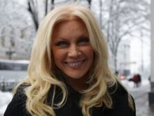 "Путінська повія", "Нікому не потрібний нафталін". Повалій заспівала пісню Івасюка перед російськими окупантами й пропагандистами