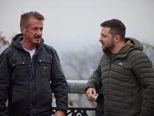 Пенн, Джоли, Леттерман и другие. Семь мировых знаменитостей, которые приезжали в Украину после полномасштабного вторжения РФ в Украину