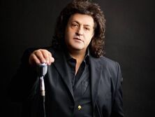 "Даже не знаю, где они сейчас". Бобул заявил, что не общается со своей бывшей женой Сандулесой