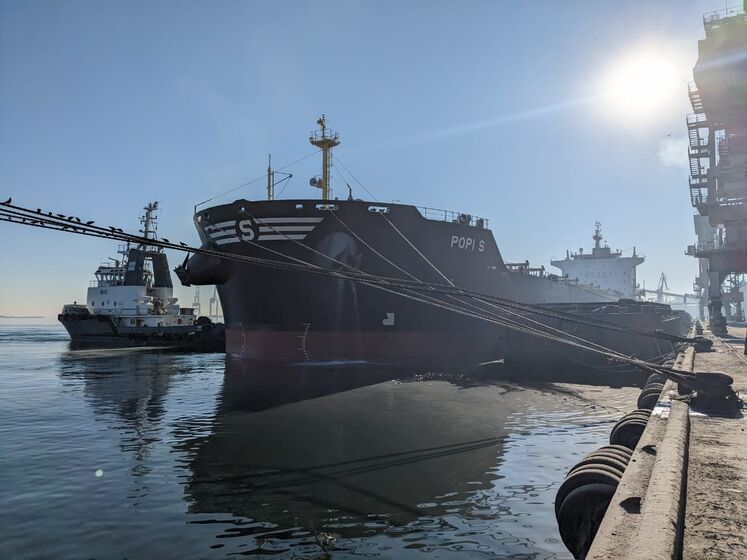 За выходные из Украины отправились девять судов с зерном на экспорт