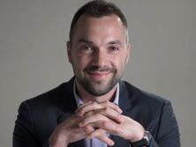 "Я даже во время секса снимаю". Арестович признался, что спит без носков, и рассказал, какой у него размер ноги