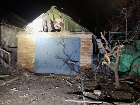 Росіяни ввечері й уночі обстрілювали Нікополь, загинув чоловік, пошкоджено будинки