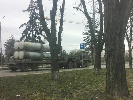 Оккупанты третий день подряд завозят в Мариуполь средства ПВО – Андрющенко