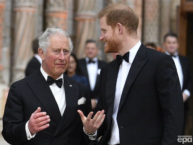 Королю Великобритании Чарльзу III нравилось шутить, что не он является настоящии отцом принца Гарри – СМИ