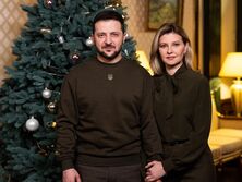 "Настоящая красавица", "Новая прическа?" Зеленская снялась в платье-вышиванке 