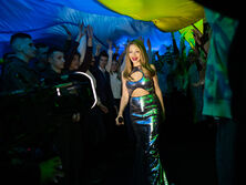 Тина Кароль с группой Alphaville спела в Берлине хит Forever Young на украинском. Видео