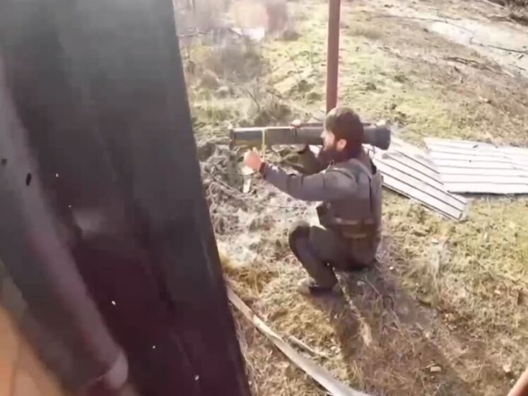 ГУР показало, как чеченские добровольцы уничтожают оккупантов в Бахмуте. Видео