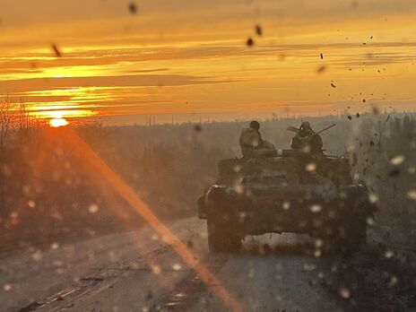 Украинские военные за сутки уничтожили почти 600 оккупантов и сбили три российских вертолета – Генштаб ВСУ