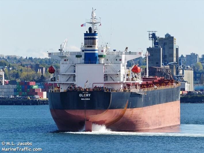 Вантажне судно з українською кукурудзою сіло на мілину в Суецькому каналі