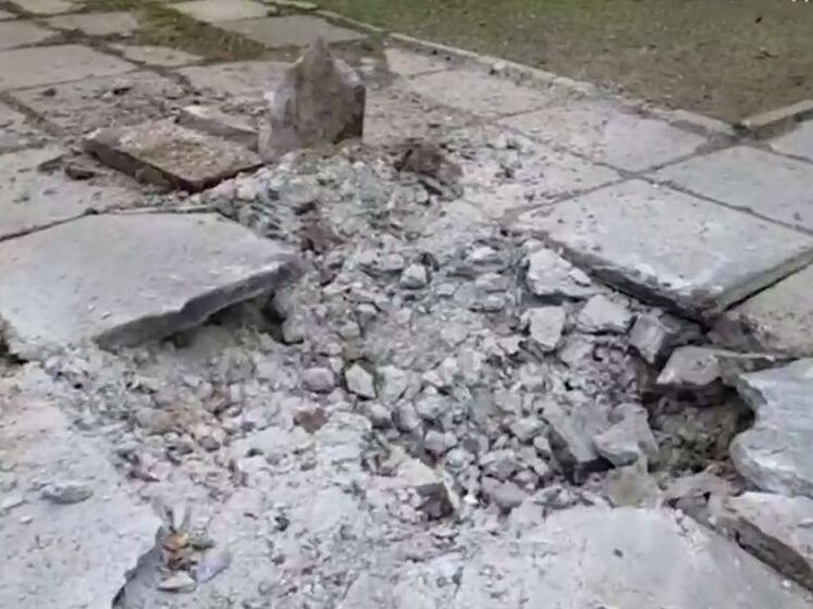 Окупанти обстріляли житловий квартал у Херсоні, є загиблий