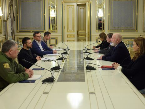 В Киев приехал вице-президент Еврокомиссии Тиммерманс. Он обсудил с Зеленским состояние энергосистемы Украины