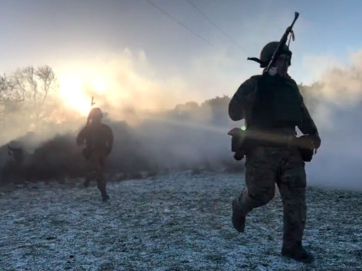 Бойова стрільба у снігу. Міноборони Великобританії показало нове відео підготовки українських бійців
