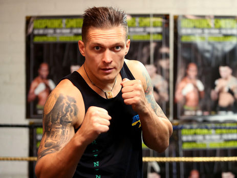 Усик нокаутировал Мчуну