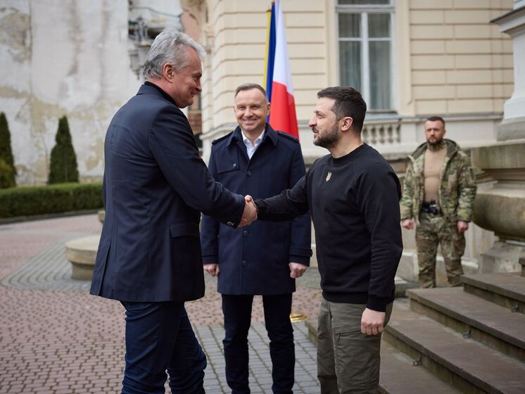 Зеленський зустрівся із президентами Польщі й Литви у Львові. Вони підписали спільну заяву "Люблінського трикутника"