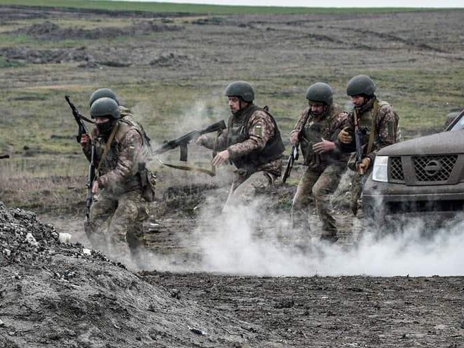 За сутки зафиксировано больше 20 ракетных и авиаударов по Украине. Только на Донбассе ВСУ отбили 16 атак – Генштаб