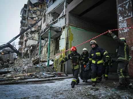 У Дніпрі зросла кількість загиблих унаслідок ракетного удару Росії по багатоповерховому будинку, 43 людини зникли безвісти