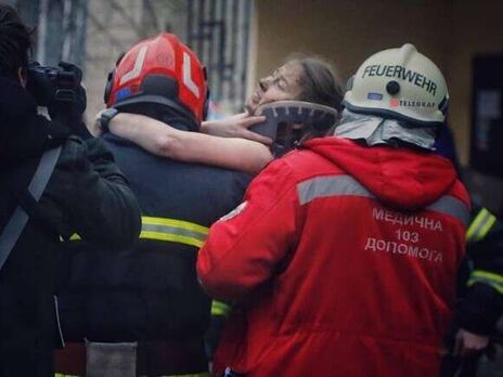 Женщина, спасенная в Днепре вчера утром, глухонемая, поэтому не могла звать на помощь. С ней в квартире были муж и годовалый ребенок