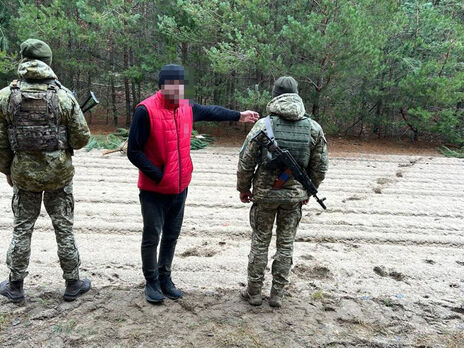 Украинские пограничники поймали россиянина, переплывшего Западный Буг на матрасе – ГПСУ