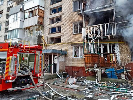 У Херсоні рятувальники кілька разів на день потрапляли під обстріли, але загасили всі пожежі – ДСНС