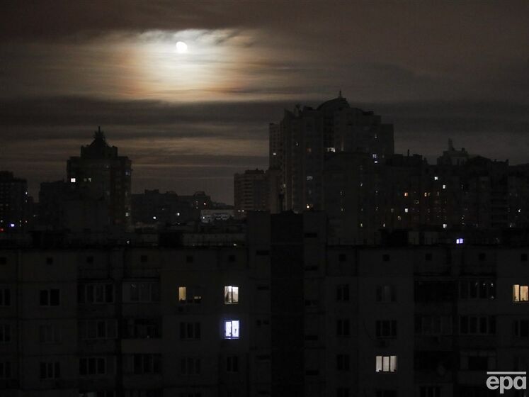 В України три обленерго оштрафували за недотримання графіків вимкнення світла