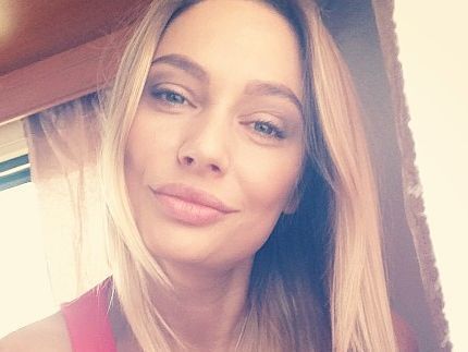 Рудова показала пятую точку в бикини