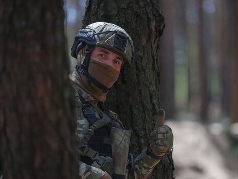 Бойцы ССО Украины во время разведки возле Кременной встретили скопление сил российских оккупантов и приняли бой. Видео