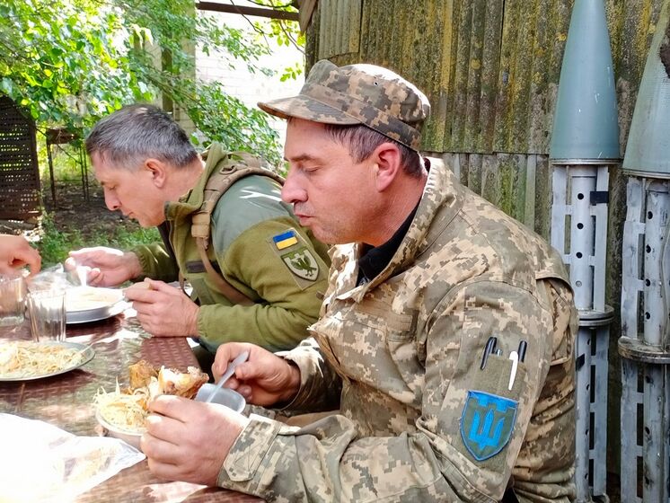 Міноборони України закуповує продукти для військових удвічі-втричі дорожче, ніж вони коштують у супермаркеті – розслідування ЗМІ